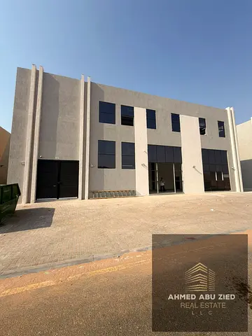 فرصة استثمارية مميزة لامتلاك مستودع بموقع عملي ومناسب للأنشطة التجارية والصناعية، مع سهولة الوصول والتفريغ والتحميل.