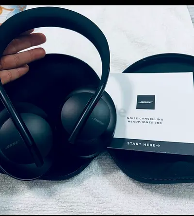 Bose 700 noise cancellation like new