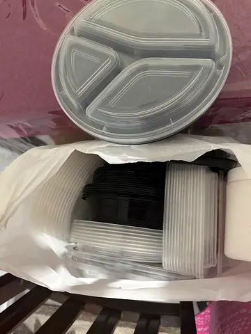 Plastics containers