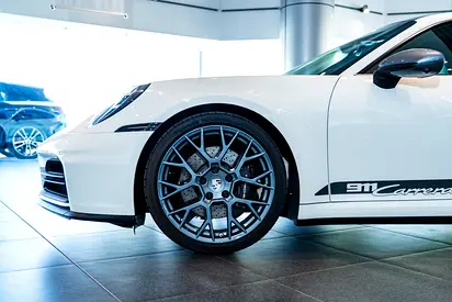 2025 Porsche 911 — миниатюра 19