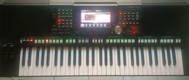 Yamaha PSR S975 Excellent Condition