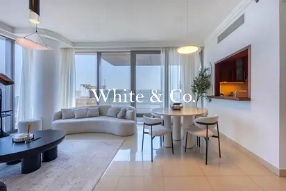 HIGH FLOOR | FURNISHED | BRIGHT & SPACIOUS