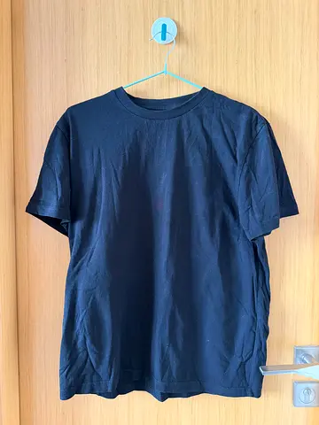 Black T-shirt 100% cotton