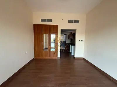 STUDIO | PRIME LOCATION | POOL & GYM