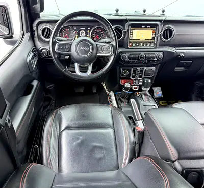 صورة 8 لـ 2020 JEEP GLADIATOR