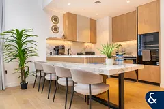 Direct Beach | Fully Upgraded | Skyline View
