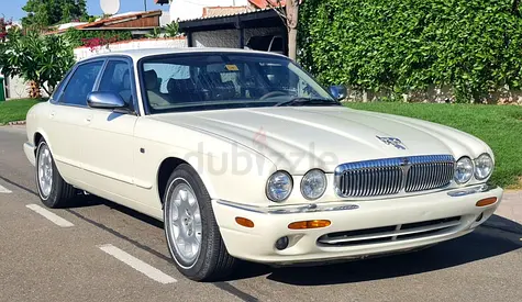 Stunning Jaguar XJ8 4.0L V8 | 104,000 km | Rust Free Modern Classic.