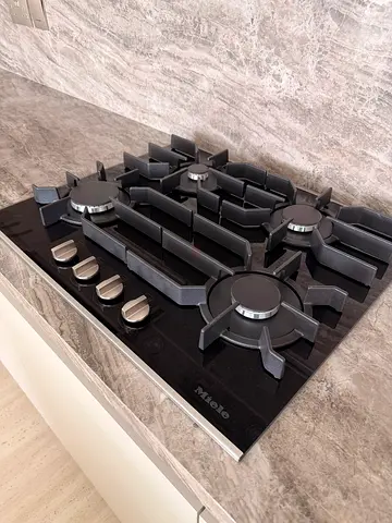 Miele 4-Burner Gas Hob (Built-in) - Glass Top, Good Condition