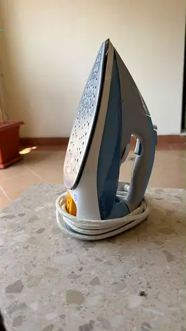 Philipps Used Steam Iron in Good Working Condition