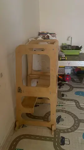 Wooden Learning Tower / Kitchen Helper - Good Condition got it from amazon