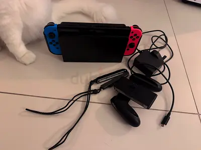 Nintendo Switch OLED – Neon Blue/Red – Excellent Condition