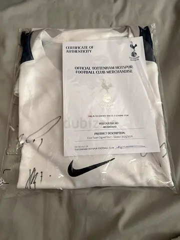 Tottenham Hotspur Signed Home Football Shirt with Certificate (Official)