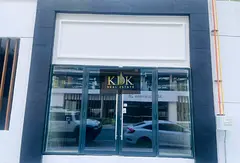 Shell & Core Shop | Street-Facing Frontage