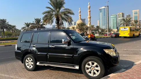 2012 Mitsubishi Pajero GLS GCC Specs