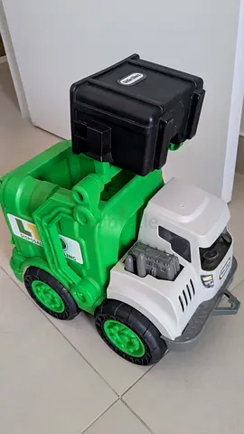 Little Tikes recycling truck