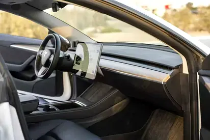 صورة 7 لـ 2023 Tesla MODEL 3