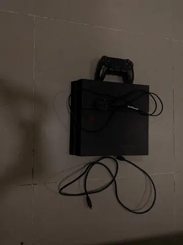 Sony PlayStation 4 fat used with 3 games