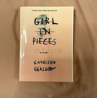 Girl in Pieces by Kathleen Glasgow (paperback)