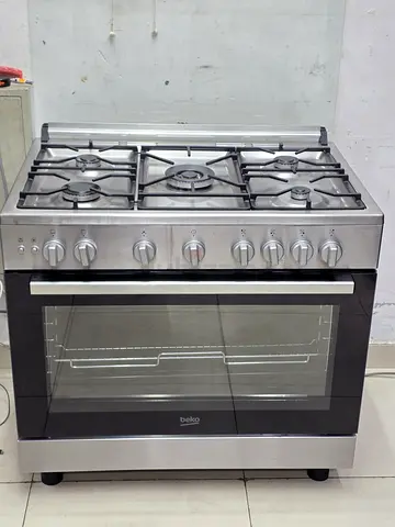 Beko latest model gas and electric 5 burner cooker 90cm same like new condition for sale