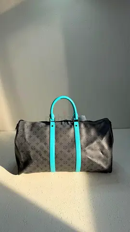 *LOUIS VUITTON* Keepall Bandoulière 50 50 x 29 × 23 cm (Length x Height x Width)