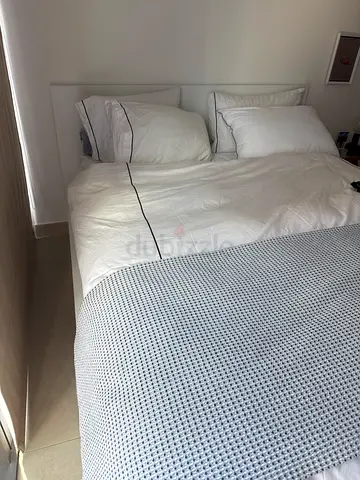 White storage platform bed frame with hydraulic lift (160x200cm) - IKEA MALM style