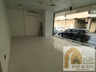 Commercial Shop for Annual Rent in Al Majaz 1, Sharjah A commercial shop is available for annual rent in Al Majaz 1, Sharjah, offering a corner locati