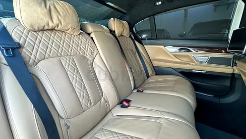 BMW 7-Series 740Li Exclusive 2016 GCC Specs