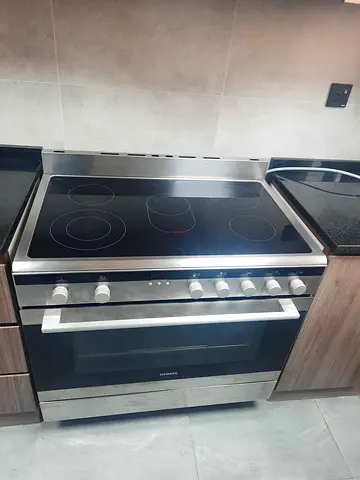 Siemens 90 cm Freestanding Ceramic Cooker with Schott Glass, German ,HK9K9V850M