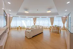 Recently Renovated | Spacious | Vacant on Transfer