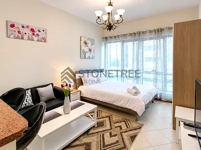 12 CHEQUES | Near Tram and Mall