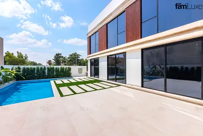 Corner I Custom Build I Vacant I Private