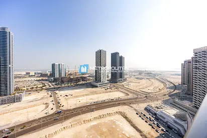 High Floor | Next to Corner 2BR | Community View
