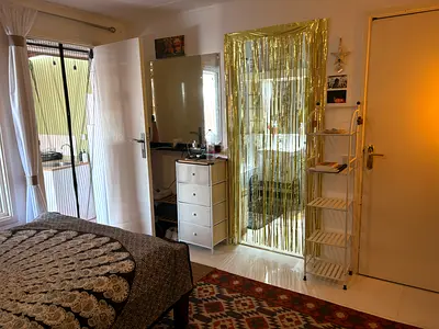 En-suite Studio with Private Garden nr Beach