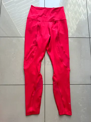 Leggings pink Nike 24 aed for sale, s size