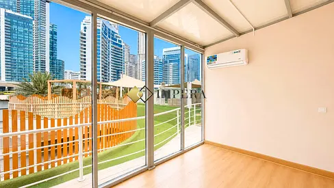 PRIME MARINA LOCATION| OUTDOOR AREA| NO KEY MONEY