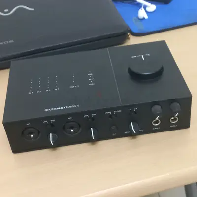 Native Instruments Komplete Audio 6 MK2 audio interface