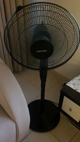 2 Pedestal Fans for moving out sale 🚨