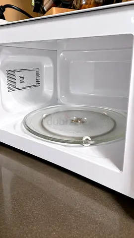 MOVING SALE – AVAILABLE FOR 2 WEEKS ONLY | COMFEE Digital Microwave Oven – White