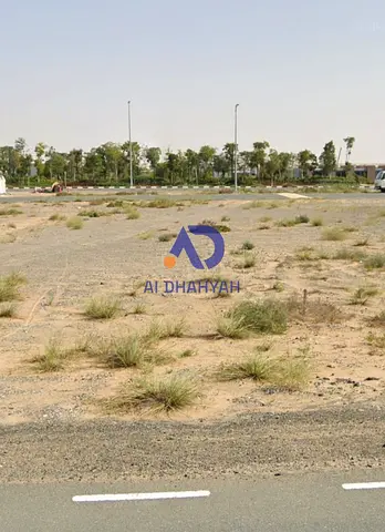 For sale: land in Zone D Hills, corner plot close to services