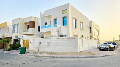 فيلا كورنر للبيع في الياسمين عجمان - 4 غرف ماستر مع تكييف ومياه وكهرباء مشمولة | عمرها سنة ونصف