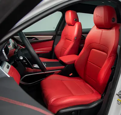 صورة 9 لـ 2025 Jaguar F-PACE