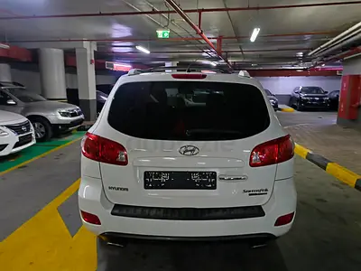 Hyundai Santa Fe GLS 2009 GCC Specs