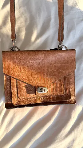 Genuine Italian Leather Crossbody Bag – Croc Embossed