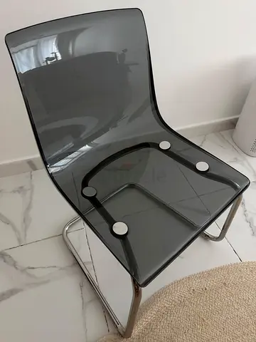 Stylish Plastic Chairs in Set of 4