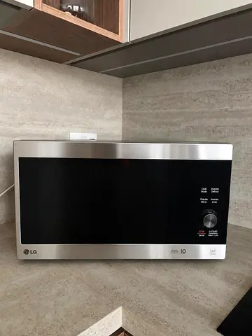 SUPER DEAL !! LG microwaves / oven 42L