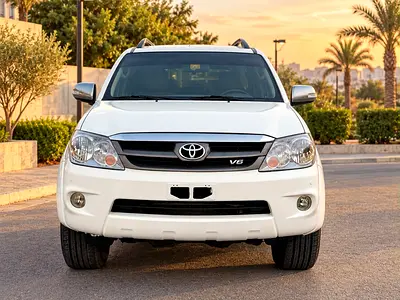 2008 Toyota FORTUNER — фото 3