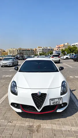 Alfa Romeo Giulietta Veloce – White, Red Leather, Automatic