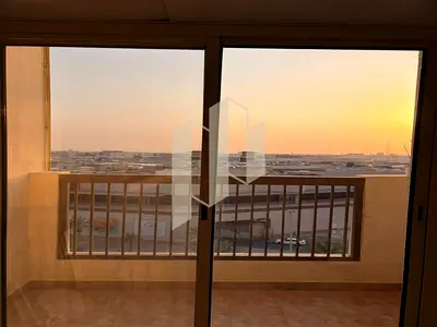 Vacant | Big Closed Kitchen | With Balcony