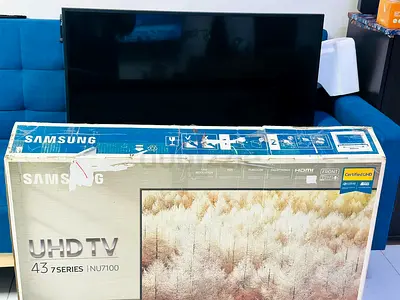 Samsung 43" UHD TV (NU7100) - Boxed, Like New with remote