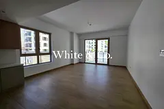 Corner Unit | Dual Windows | Natural Light